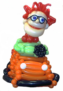 Daryl Baldwin of balloonextravaganzas.com Family Entertainment for kids night at a local restaurant